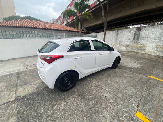 HYUNDAI HB20 1.0 COMFORT 12V FLEX 4P MANUAL HYUNDAI HB20 1.0 COMFORT 12V FLEX 4P MANUAL